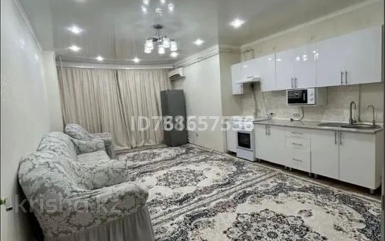 3-бөлмелі пәтер · 68 м² · 1/6 қабат, 33-й мкр 30 — 1 этажда орналасқан. Үйдің қасында Дина гипермаркет, мектеп, балабақша, мешіт, арена, дәріхана бәрі бар., бағасы: 15 млн ₸ в Актау — фото 23