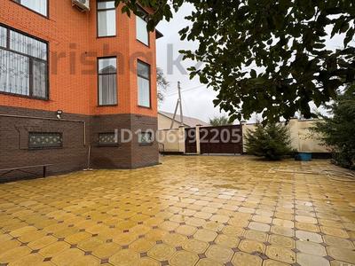 Отдельный дом · 7 комнат · 460 м² · 5 сот., пгт Балыкши, Бейбытшылык 1 а — Балыкшы Бейбытшылык 1 а за 120 млн 〒 в Атырау