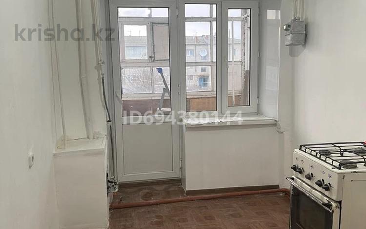 3-комнатная квартира · 68.5 м² · 2/2 этаж, Достык 1 за 10 млн ₸ в Западно-Казахстанской обл. — фото 2