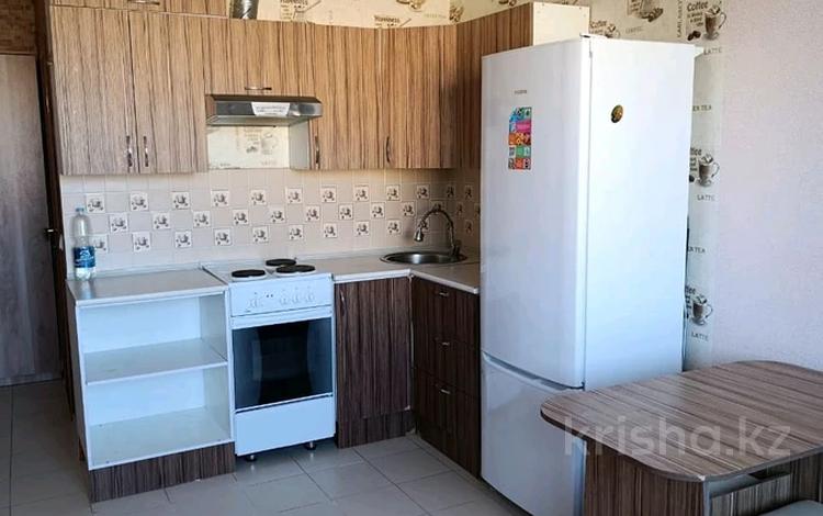 1-комнатная квартира · 37 м² · 2/3 этаж, мкр Юго-Восток, Юго-Восток Университетская 78/15 — Шахтеров за 15.5 млн 〒 в Караганде, Казыбек би р-н — фото 11