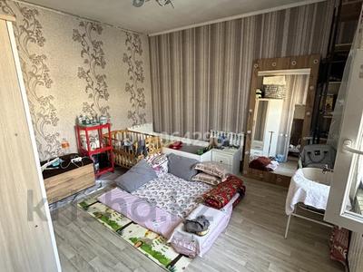 Жеке үй · 2 бөлме · 70 м² · 8 сот., мкр Самал-3, Кобыланды батыра 81 — Находится возле кафе «Gold Star» , пересечение улиц Сагынбека Юсупова и Изенди, бағасы: 35.5 млн ₸ в Шымкенте, Абайский р-н