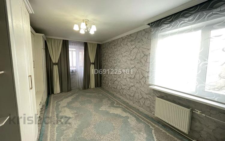 3-бөлмелі пәтер, 64 м², 4/5 қабат, Майкудук, Майкудук, 13й микрорайон 30, бағасы: 17 млн 〒 в Караганде, Алихана Бокейханова р-н — фото 2