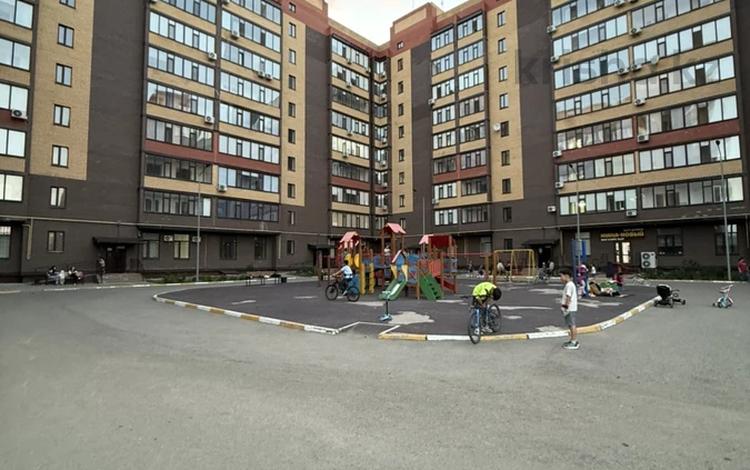 3-комнатная квартира · 112 м² · 8/9 этаж, Абая 244 за 350 000 ₸ в Уральске — фото 2