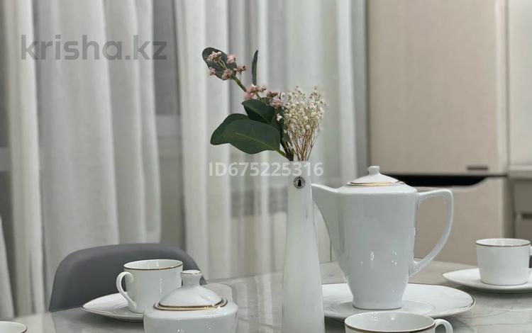 2-бөлмелі пәтер · 52 м² · 8/19 қабат, 17-ш/а. 6/3, бағасы: 15 000 ₸ в Актау, 17-й мкр — фото 2