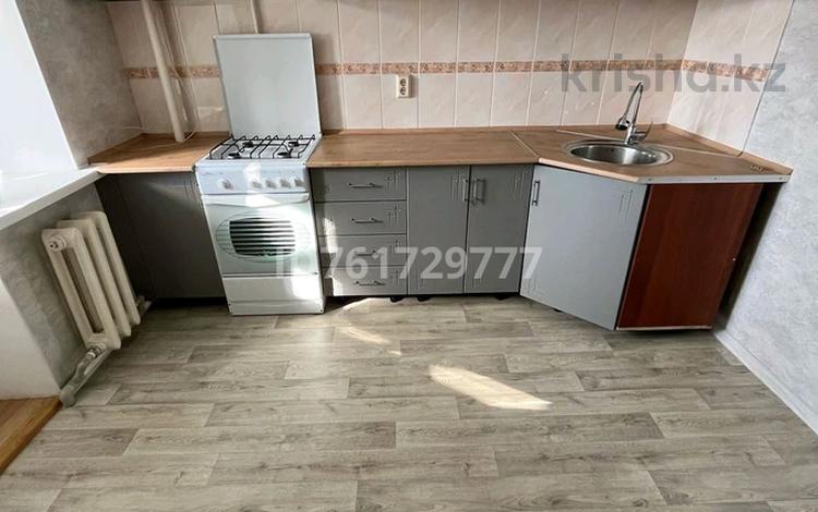 2-бөлмелі пәтер · 54 м² · 3/6 қабат, мкр Астана 20 — Городская многопрофильная больница, бағасы: 23 млн ₸ в Уральске — фото 2