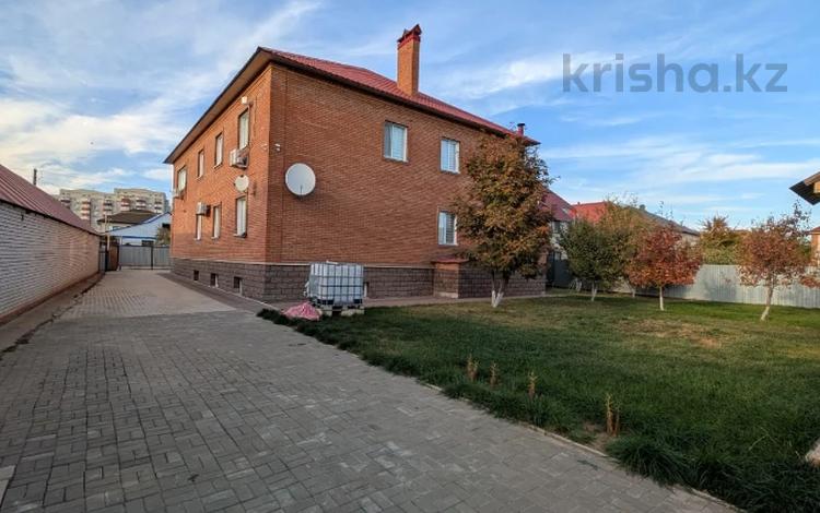 Отдельный дом · 9 комнат · 525.2 м² · 10 сот., ул Береке 18 за 140 млн ₸ в Уральске — фото 2