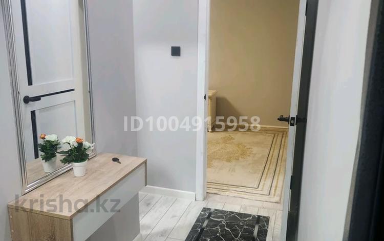 1-комнатная квартира · 42 м² · 3/5 этаж, 1 мкр 22 — Остановках Коктем за 12 000 ₸ в Кульсары — фото 2
