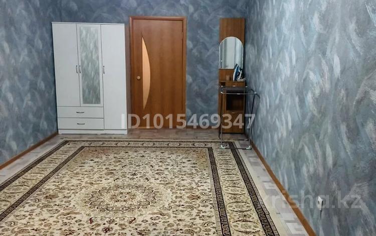 1 бөлме · 60 м² · 9/9 қабат, Ескі аэропорт ш/а., 10 микрорайон — 10 микрорайон, бағасы: 60 000 ₸ в Уральске, мкр Старый Аэропорт — фото 3