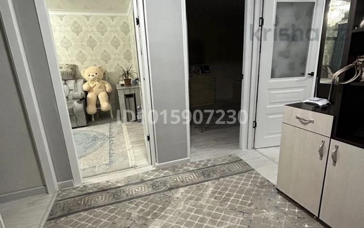 3-комнатная квартира · 64 м² · 1/5 этаж, Мухамеджанова 4 — 2 микрорайон за 18 млн ₸ в Балхаше — фото 2