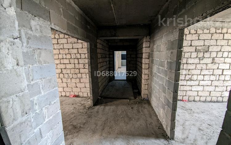3-бөлмелі пәтер · 95 м² · 2/7 қабат, 16-й мкр 15/1 — Новая школа и ТРК "Актау"., бағасы: 23 млн ₸ — фото 18