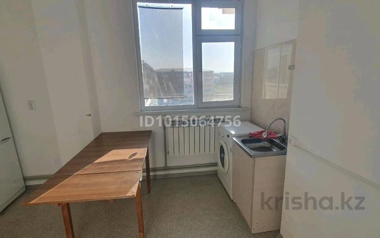 2-бөлмелі пәтер · 72 м² · 5/5 қабат, Улы Дала ш/а. 1027, бағасы: 100 000 ₸ в Таразе, мкр Улы Дала — фото 2