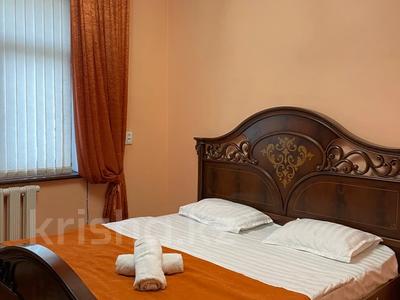 Дом · 9 комнат · 250 м², Байтурсынова 103 — Рыскулова,Байтурсынова за 80 000 〒 в Шымкенте, Аль-Фарабийский р-н