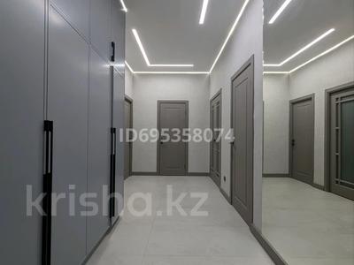 3-комнатная квартира, 115 м², 8/9 этаж, мкр. Алтын орда, Алия молдагулова 62/1 за 51 млн 〒 в Актобе, мкр. Алтын орда