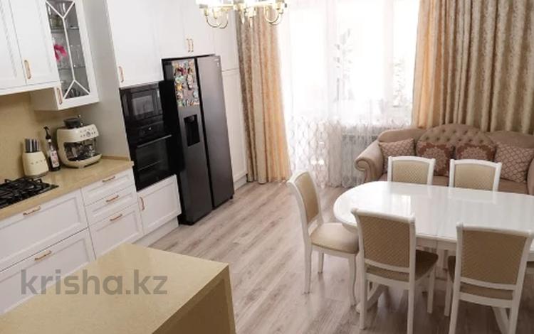 4-бөлмелі пәтер · 131 м² · 4/9 қабат, Береке шағын ауданы 53, бағасы: 56 млн ₸ в Костанае, Микрорайон Береке — фото 2