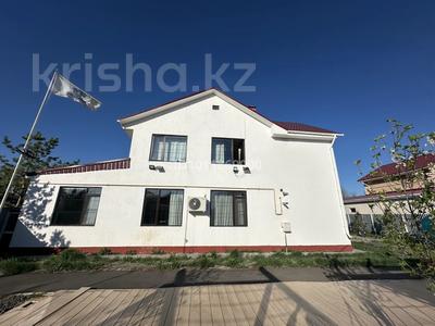 Жеке үй · 7 бөлме · 244 м² · 10 сот., мкр Уркер, бағасы: 107 млн 〒 в Астане, Нура р-н