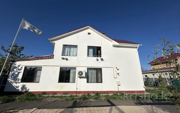 Отдельный дом · 7 комнат · 244 м² · 10 сот., мкр Уркер за 102 млн ₸ в Астане, Нура р-н — фото 2