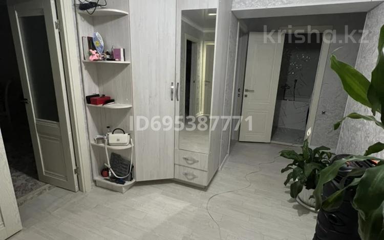 3-комнатная квартира, 82.5 м², 8/10 этаж, Гагарина 2/1 — Дорожная полиция за 26 млн 〒 в Уральске — фото 2