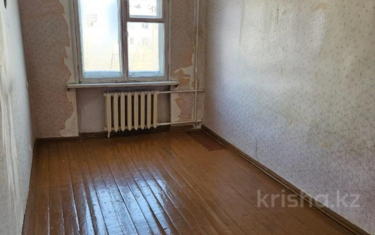 3-комнатная квартира, 60 м², 5/5 этаж, Короленко за 12.6 млн 〒 в Павлодаре — фото 2