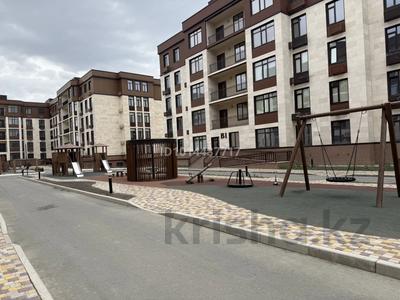 2-бөлмелі пәтер · 58 м² · 3/5 қабат, Нурсая-3 ш/а., Абулхайр-хана 56б — Центр Абая, бағасы: 35 млн ₸ в Атырау, мкр Нурсая-3