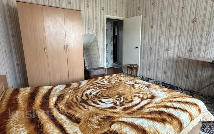 2-комнатная квартира · 60 м² · 5/9 этаж, мкр Жетысу-1 28 за 300 000 ₸ в Алматы, Ауэзовский р-н — фото 2