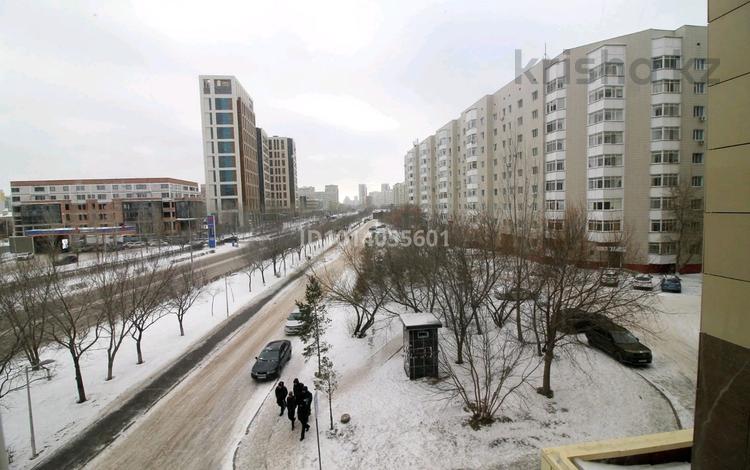 5-комнатная квартира · 220 м² · 3/12 этаж, Сауран 3/1 за 150 млн ₸ в Астане, Есильский р-н — фото 2