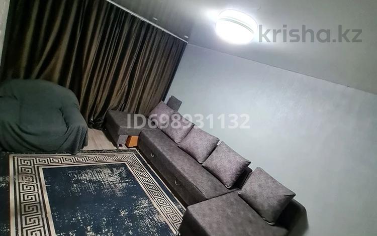 3-комнатная квартира · 48 м² · 1/5 этаж, мкр Новый Город, Нуркена абдирова 6 за 15 000 〒 в Караганде, Казыбек би р-н — фото 2