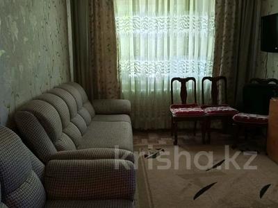 3-комнатная квартира, 60 м², 5/5 этаж, самал 9 за 12 млн 〒 в Талдыкоргане, мкр Самал