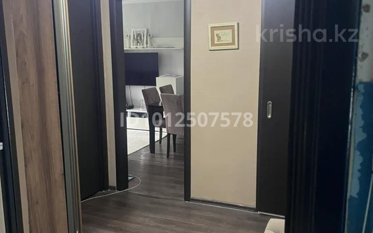 3-бөлмелі пәтер · 63 м² · 3/5 қабат, мкр Юго-Восток, Рыскулова 7, бағасы: 24 млн ₸ в Караганде, Казыбек би р-н — фото 2