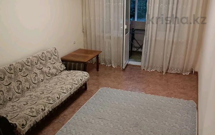 2-бөлмелі пәтер, 45 м², 2/4 қабат ай сайын, мкр №10, бағасы: 250 000 〒 в Алматы, Ауэзовский р-н — фото 2