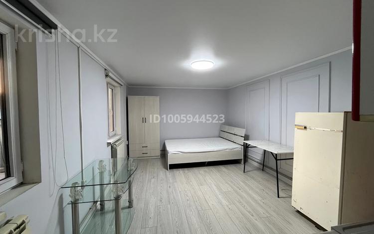 1-бөлмелі пәтер · 30 м² · 1/1 қабат, Абая 42 — Абая 1 километр, бағасы: 10 000 ₸ в Есик — фото 2