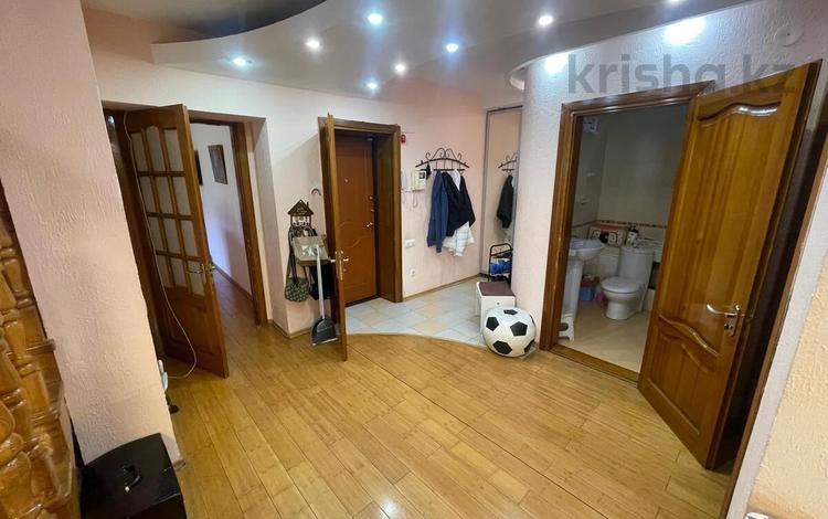 3-комнатная квартира · 160 м² · 5/5 этаж, Достык 119 за 90 млн ₸ в Алматы, Медеуский р-н — фото 9