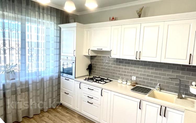 2-комнатная квартира · 60 м² · 9/9 этаж, Мкр Жетысу-2 57 за 300 000 〒 в Алматы, Ауэзовский р-н — фото 2