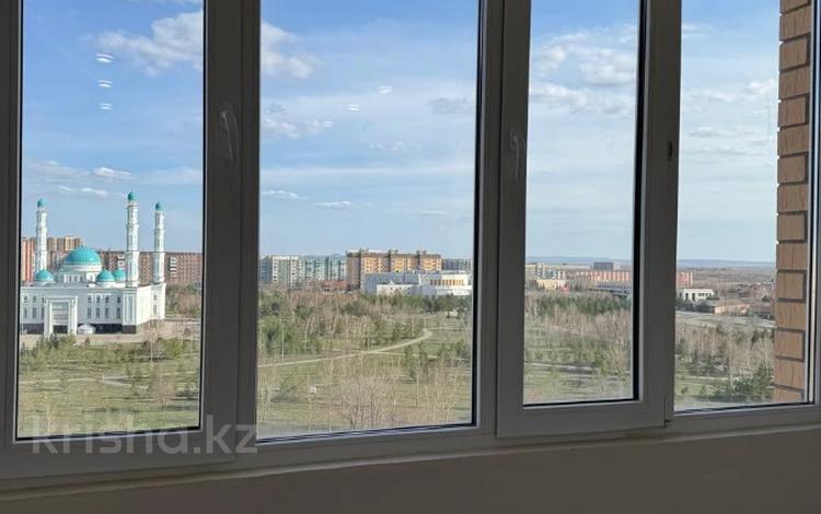 2-комнатная квартира · 74 м² · 9/10 этаж, мкр Юго-Восток, Дюсембекова за 31 млн ₸ в Караганде, Казыбек би р-н — фото 2