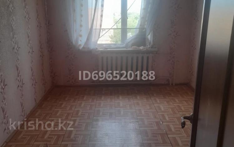 3-комнатная квартира · 64 м² · 4/4 этаж, Комсомольская 16 за 8 млн ₸ в Аксу — фото 2