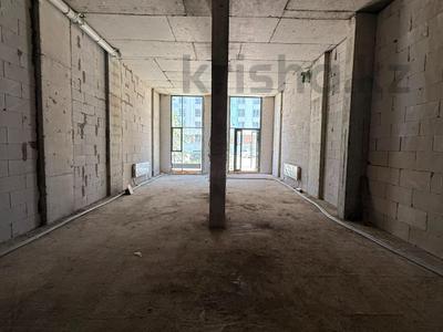 Свободное назначение, офисы, магазины и бутики, склады, общепит, салоны красоты, образование, кабинеты и рабочие места, студии · 96.2 м² за 600 000 ₸ в Астане, Нура р-н