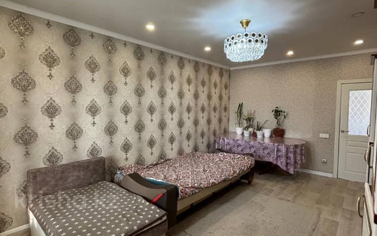 2-комнатная квартира · 70 м² · 9/10 этаж, мкр Акбулак за 34 млн ₸ в Алматы, Алатауский р-н — фото 2