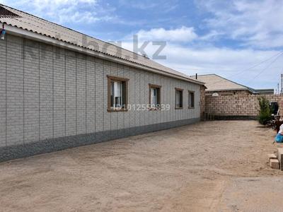 Отдельный дом · 4 комнаты · 220 м² · 10 сот., Рахат 2 18коше 128 — Жаксы спорт комплекс Нурбек Ресторан касында Мерей садик артында за 18 млн ₸ в Жанаозен