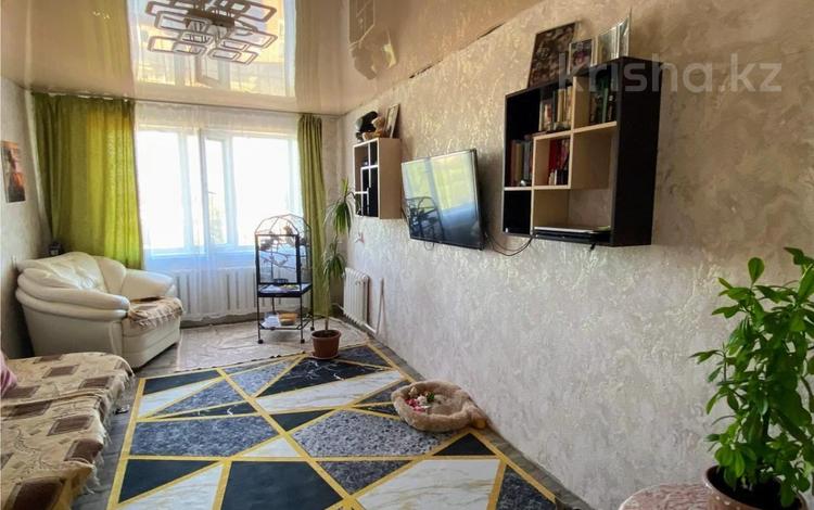 3-комнатная квартира · 65.7 м² · 9/9 этаж, Майкудук, 15й микрорайон за 11 млн ₸ в Караганде, Алихана Бокейханова р-н — фото 2