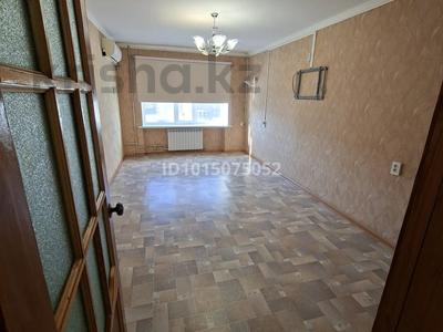 3-комнатная квартира · 60 м² · 3/5 этаж, Микрорайон шугыла 26 за 160 000 ₸ в 