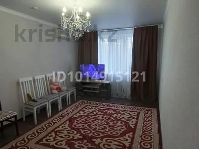 2-комнатная квартира · 56 м² · 2/5 этаж, мкр Кунаева — Ресторан "Монреаль" за 23.5 млн ₸ в Уральске