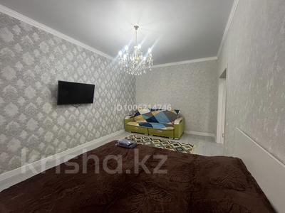 1-комнатная квартира · 50 м² · 1/5 этаж, мкр. Алтын орда, Микрорайон Батыс-2 228Г — Пересечение пр. Тауелсиздик и Г Жубанова за 9 000 〒 в Актобе