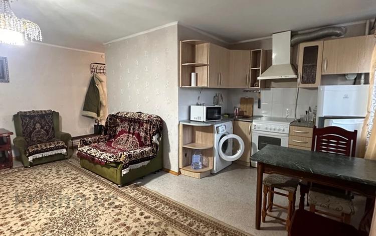 2-комнатная квартира · 46 м² · 2/5 этаж, мкр Новый Город, Бухар-жырау 44 за 150 000 ₸ в Караганде, Казыбек би р-н — фото 2