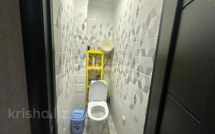 2-комнатная квартира · 50 м² · 2/5 этаж, мкр 11 52 за 18 млн ₸ в Актобе — фото 3