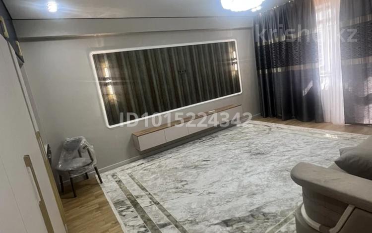1-комнатная квартира · 47 м² · 4/6 этаж, мкр Жана Орда 15 — НИШ , площадь первого президента, 5- поликлиника , тд Аяжан. Анвар за 300 000 ₸ в Уральске — фото 2