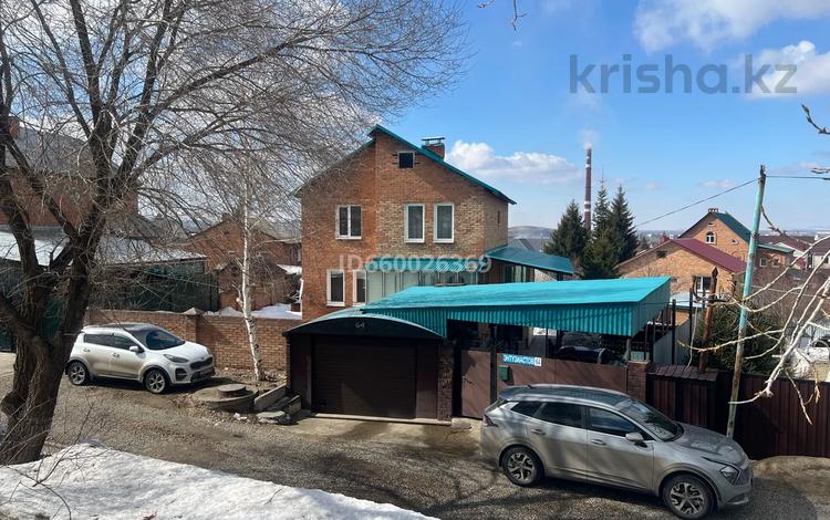 Отдельный дом · 4 комнаты · 200 м² · 10 сот., Энтузиастов 64 за 85 млн ₸ в Усть-Каменогорске — фото 18