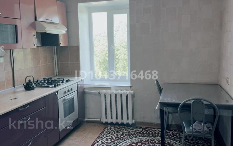 3-бөлмелі пәтер · 57 м² · 4/5 қабат, Студенческая, бағасы: 150 000 ₸ в Уральске — фото 2