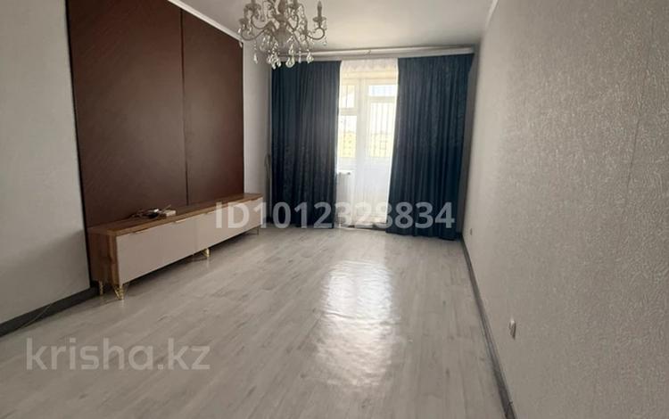 3-комнатная квартира · 70 м² · 3/4 этаж, 1-й мкр. 34 за 19.5 млн ₸ в Актобе, мкр Акжар — фото 2