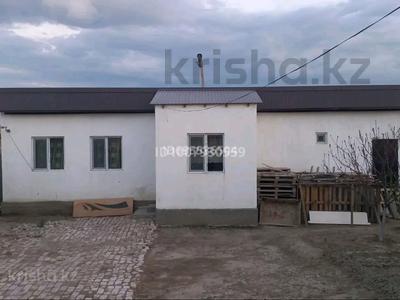 Отдельный дом · 3 комнаты · 100 м², мкр Жумыскер, ул Өркен 1/6 — 35 Школа Хамит Ергалиев за 100 000 〒 в Атырау