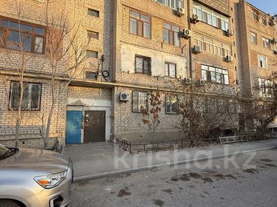 2-бөлмелі пәтер · 53 м² · 5/5 қабат, Алмаганбетов 9, бағасы: 10.5 млн 〒 в 