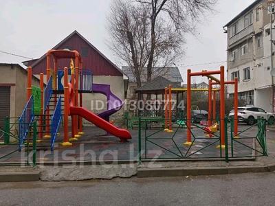 3 комнаты · 72 м², 4-й микрорайон 89 за 35 000 ₸ в Шымкенте, Туран р-н